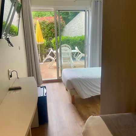 Hotel Les Alcyons Le Lavandou Esterno foto