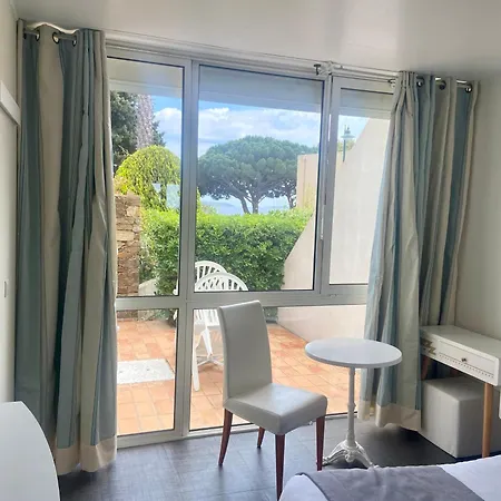 Hotel Les Alcyons Le Lavandou Esterno foto