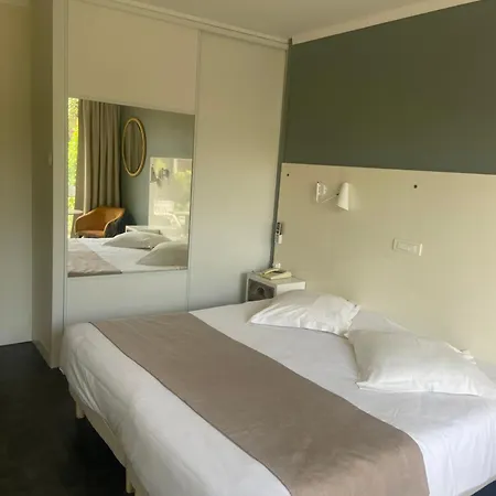 Hotel Les Alcyons Le Lavandou Esterno foto