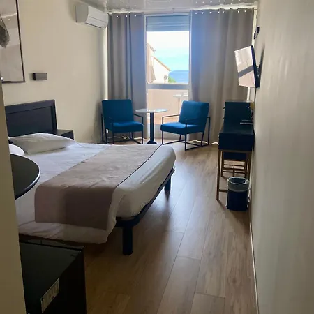 Hotel Les Alcyons Le Lavandou Esterno foto