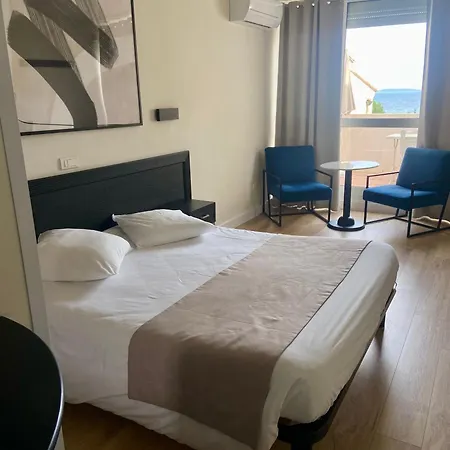 Hotel Les Alcyons Le Lavandou Esterno foto