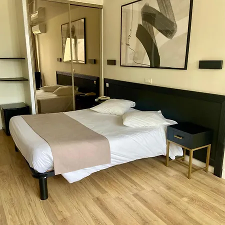 Hotel Les Alcyons Le Lavandou Esterno foto