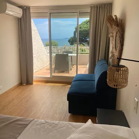 Hotel Les Alcyons Le Lavandou Esterno foto
